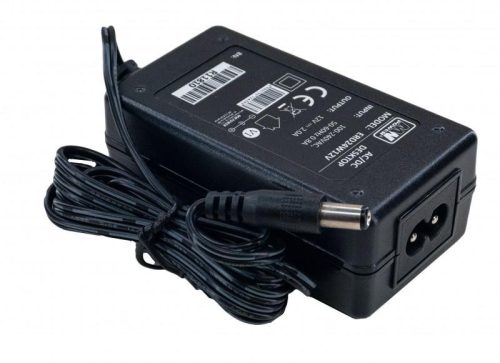Nestron Asztali CCTV tápegység 12 VDC/2 A; tápkábellel